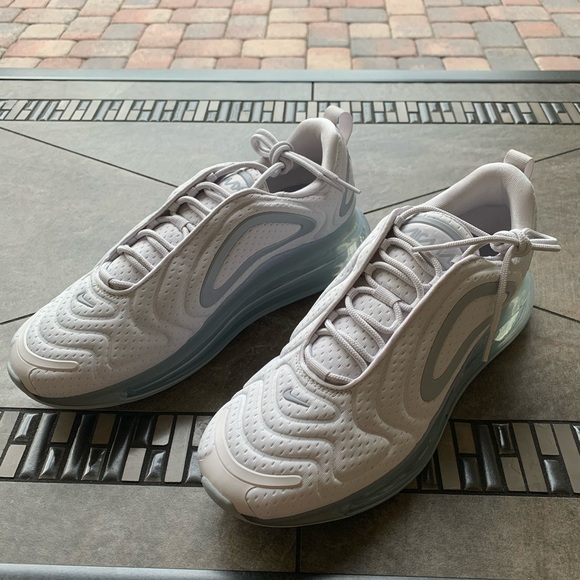 Nike air max 720 • BRAND NEW/NEVER WORN • - Picture 9 of 16